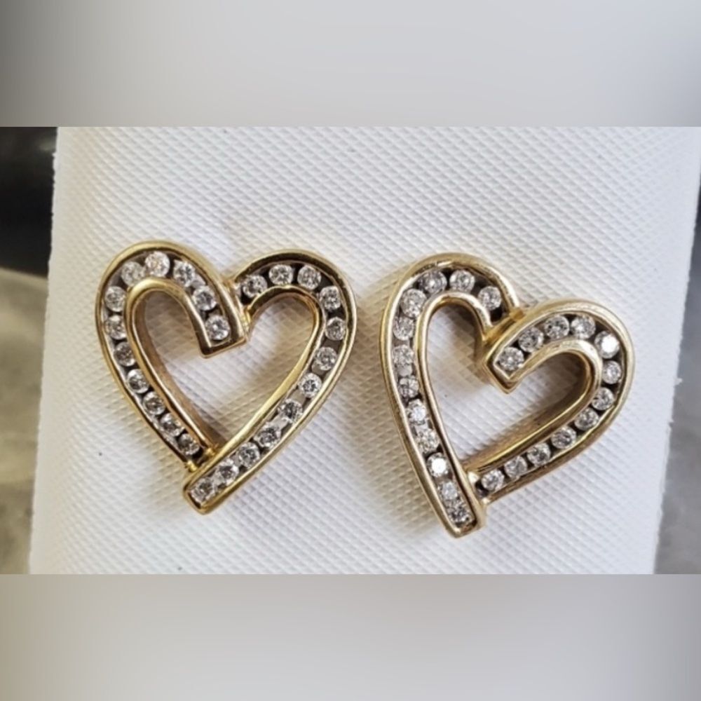 10k Yellow Gold Diamond Heart Post Earrings